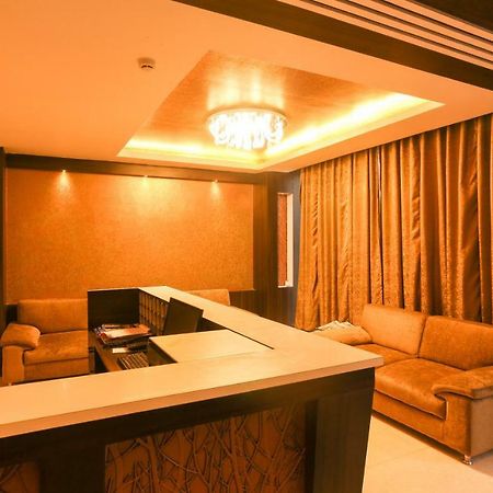 Hotel Janki International By Keymagics Váránaszi Kültér fotó