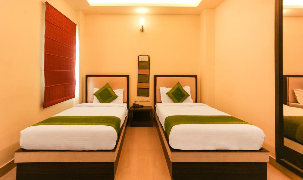 Hotel Janki International By Keymagics Váránaszi Kültér fotó