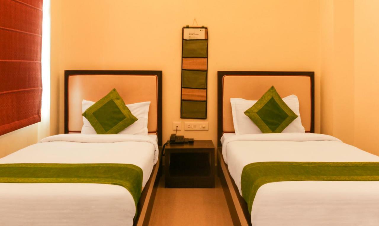 Hotel Janki International By Keymagics Váránaszi Kültér fotó