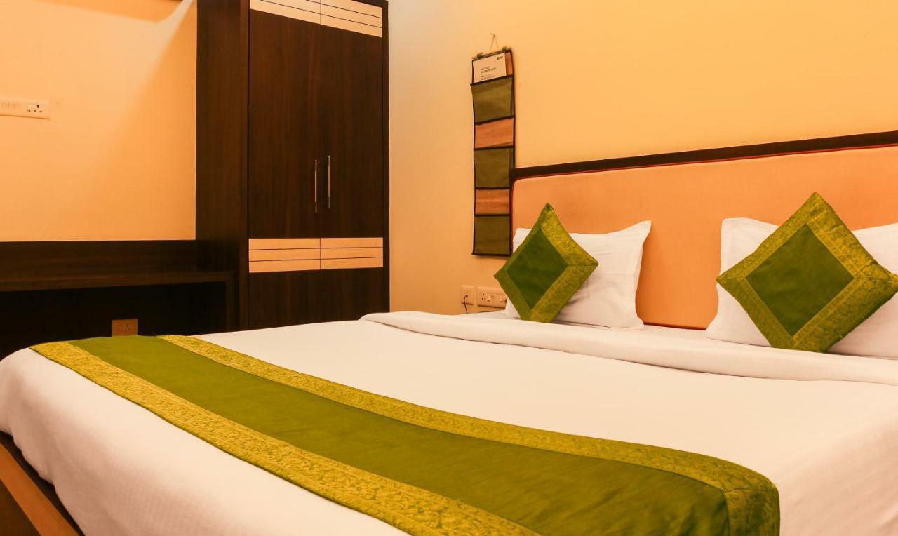 Hotel Janki International By Keymagics Váránaszi Kültér fotó