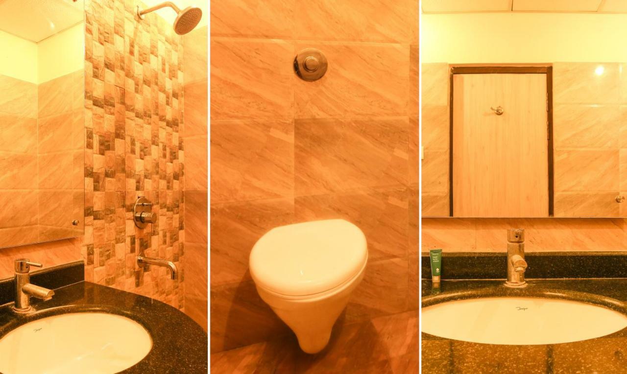 Hotel Janki International By Keymagics Váránaszi Kültér fotó
