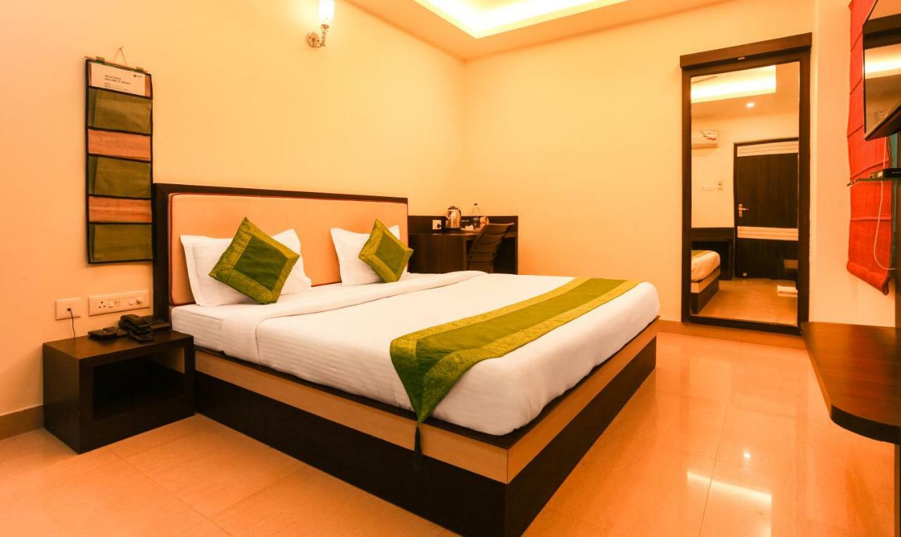 Hotel Janki International By Keymagics Váránaszi Kültér fotó
