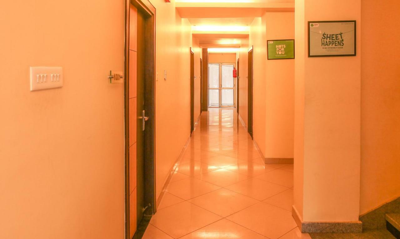 Hotel Janki International By Keymagics Váránaszi Kültér fotó