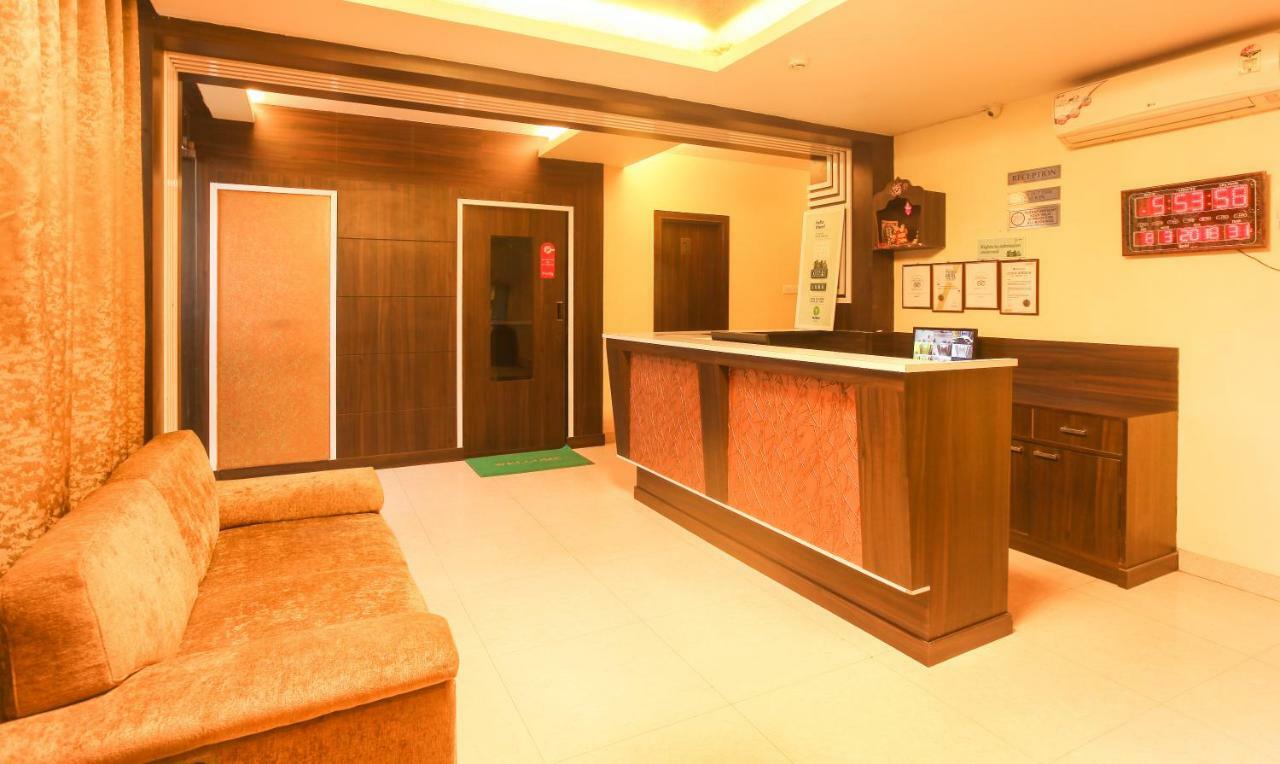 Hotel Janki International By Keymagics Váránaszi Kültér fotó